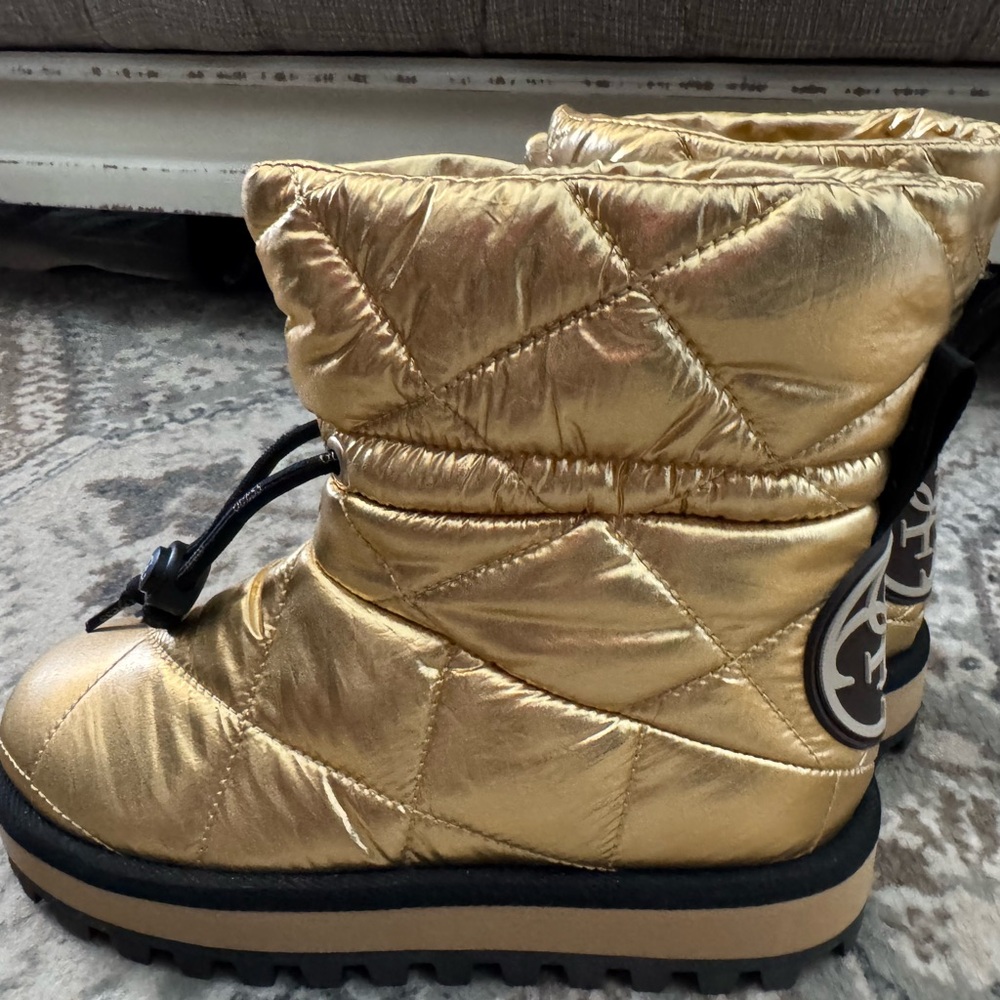 Guess Gold Quilted Winter Boots 5.5 size, brand new